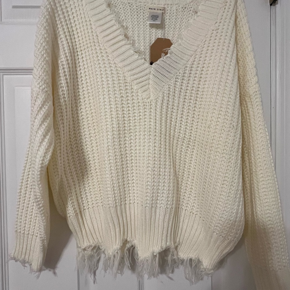 Main Strip Cream V-Neck Sweater